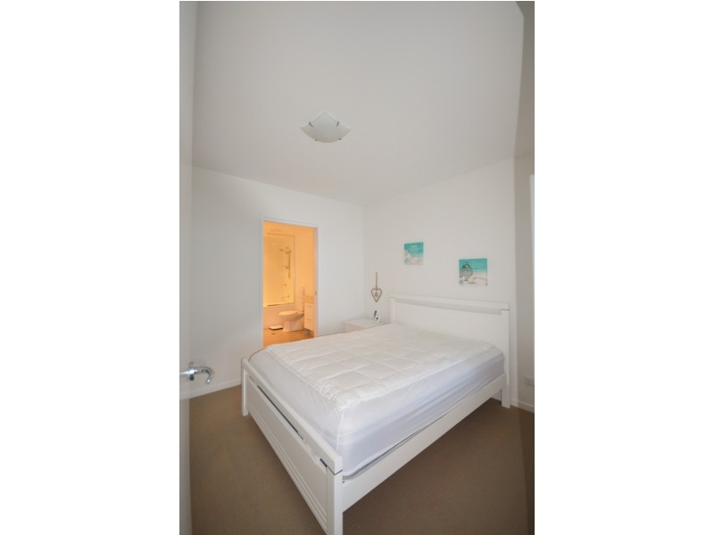 404/30 Paradise Island, Surfers Paradise QLD 4217