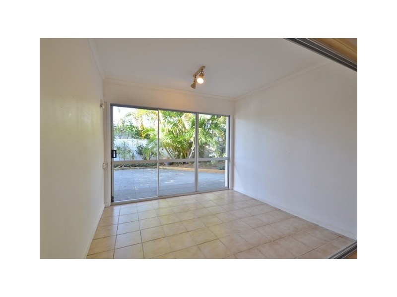 44 Brindisi Ave, Isle Of Capri QLD 4217