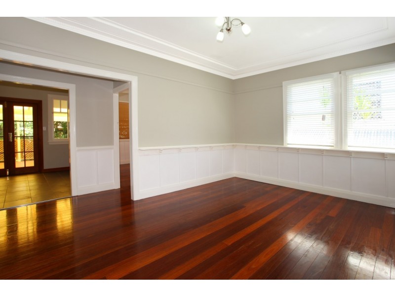 52 Bauer Street, Southport QLD 4215