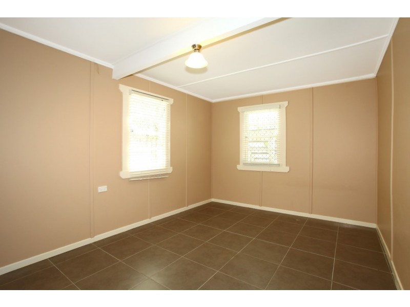 52 Bauer Street, Southport QLD 4215