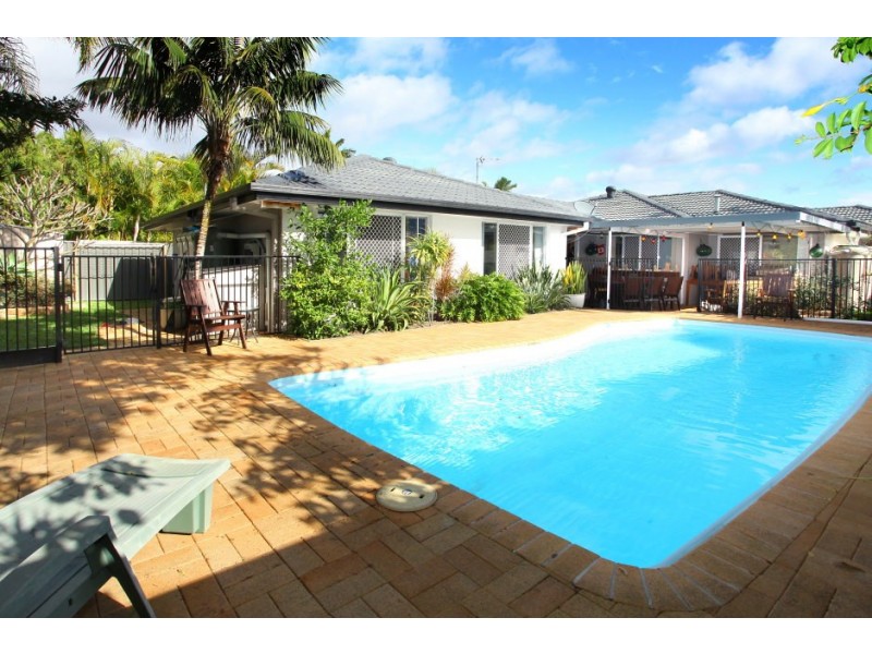 9 Mackay Close, Sorrento QLD 4217