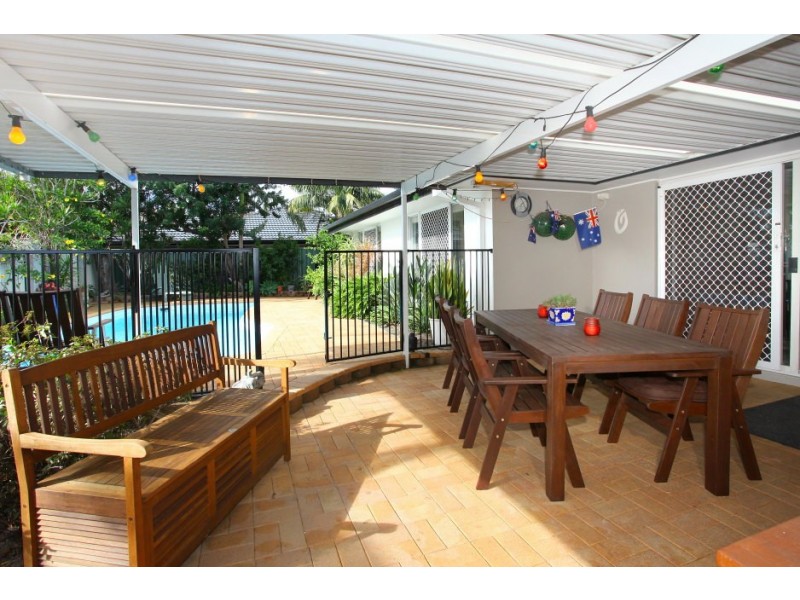 9 Mackay Close, Sorrento QLD 4217