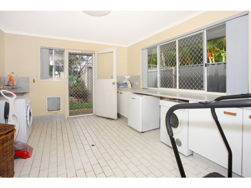 9 Mackay Close, Sorrento QLD 4217