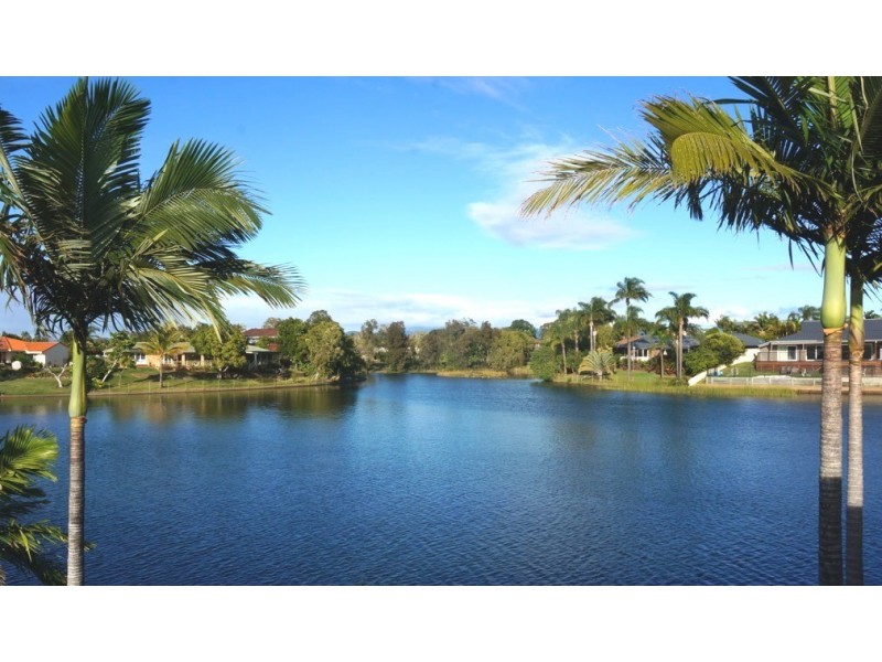 76 Wild Duck Drive, Mermaid Waters QLD 4218