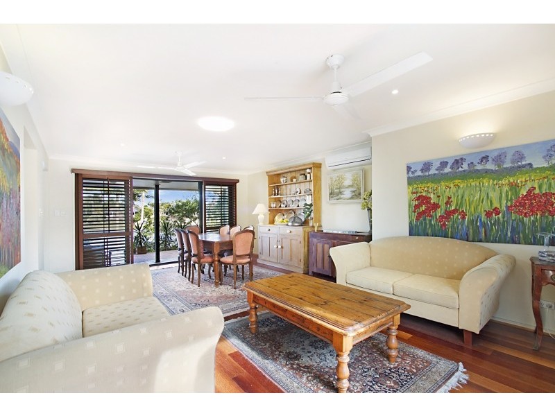 76 Wild Duck Drive, Mermaid Waters QLD 4218