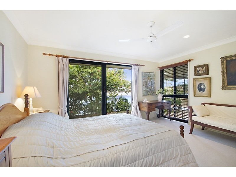 76 Wild Duck Drive, Mermaid Waters QLD 4218
