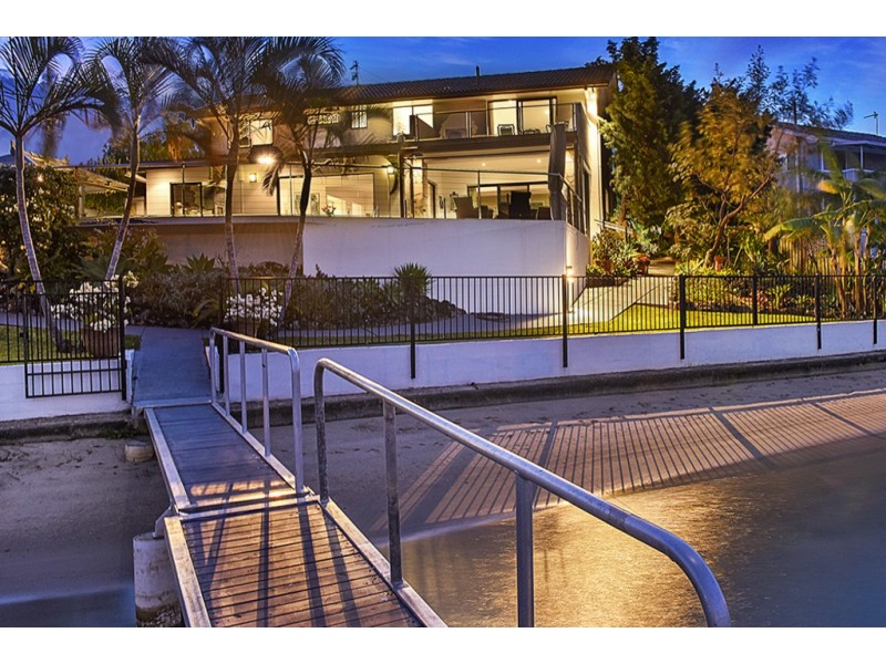 18 Tosti Street, Sorrento QLD 4217