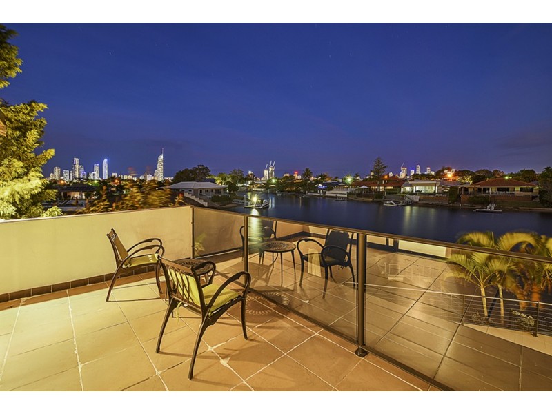 18 Tosti Street, Sorrento QLD 4217