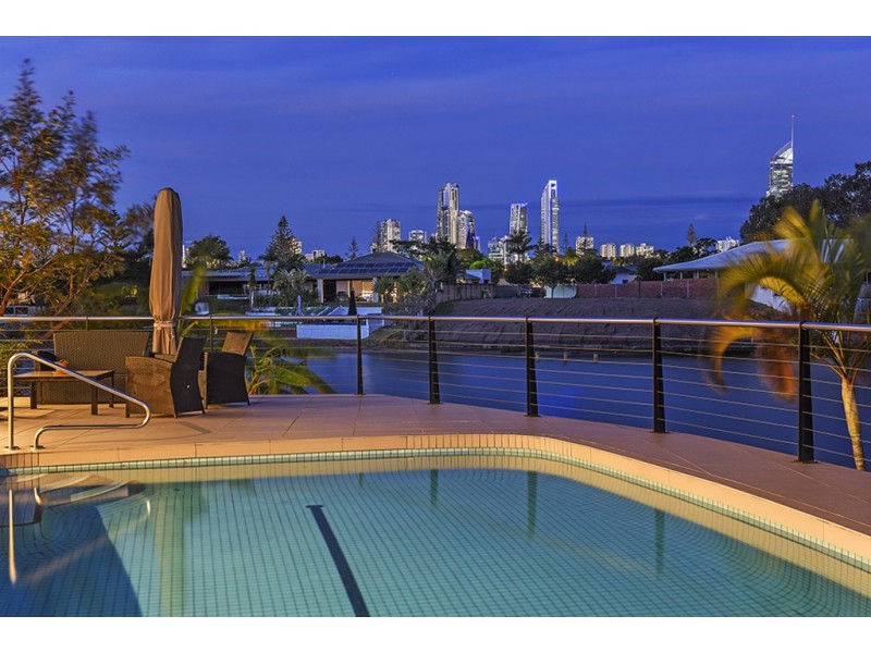18 Tosti Street, Sorrento QLD 4217