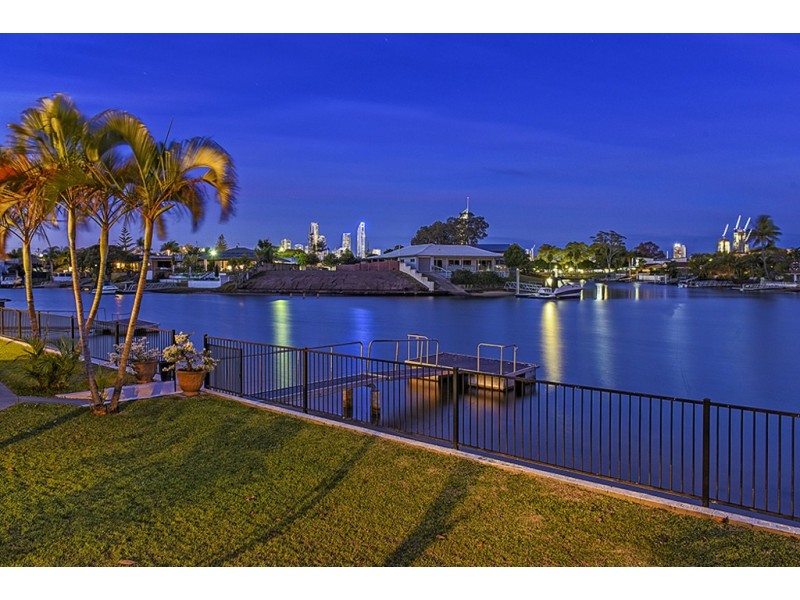18 Tosti Street, Sorrento QLD 4217