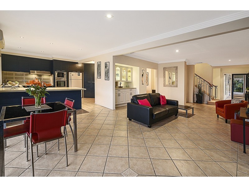 18 Tosti Street, Sorrento QLD 4217