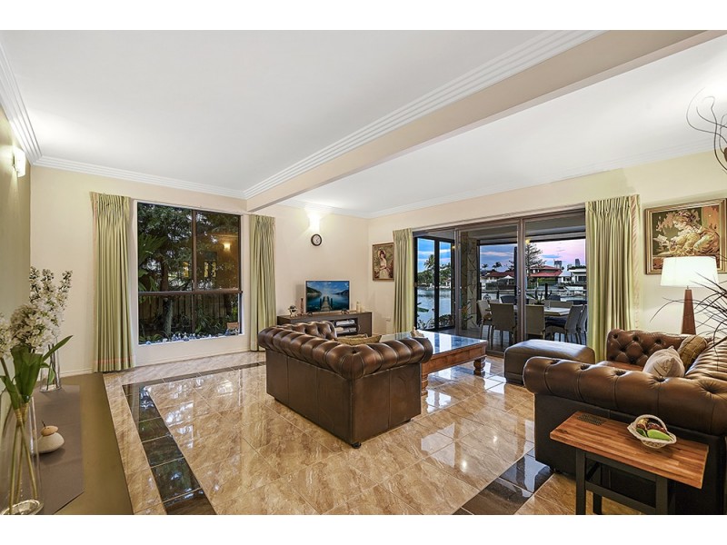 18 Tosti Street, Sorrento QLD 4217