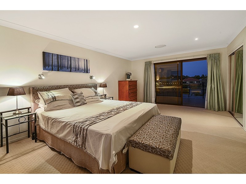 18 Tosti Street, Sorrento QLD 4217