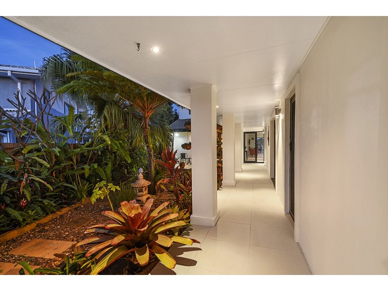 18 Tosti Street, Sorrento QLD 4217