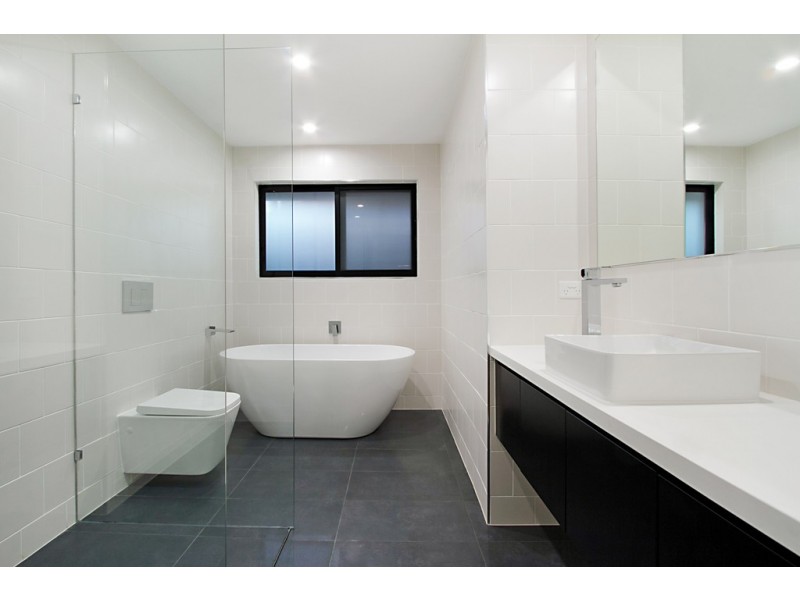 17 Caithness Court, Sorrento QLD 4217