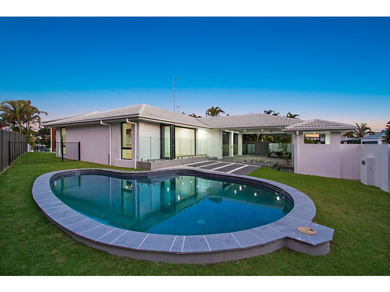 17 Caithness Court, Sorrento QLD 4217