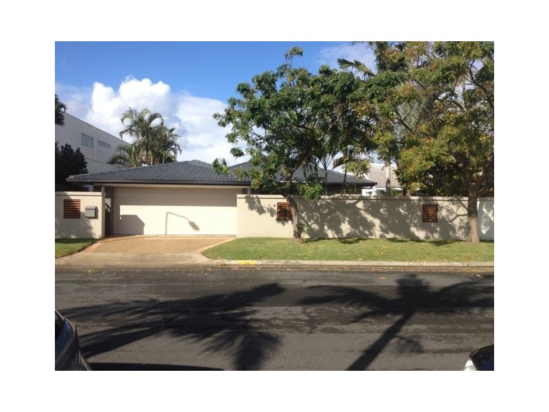 14 Tosti Street, Bundall QLD 4217