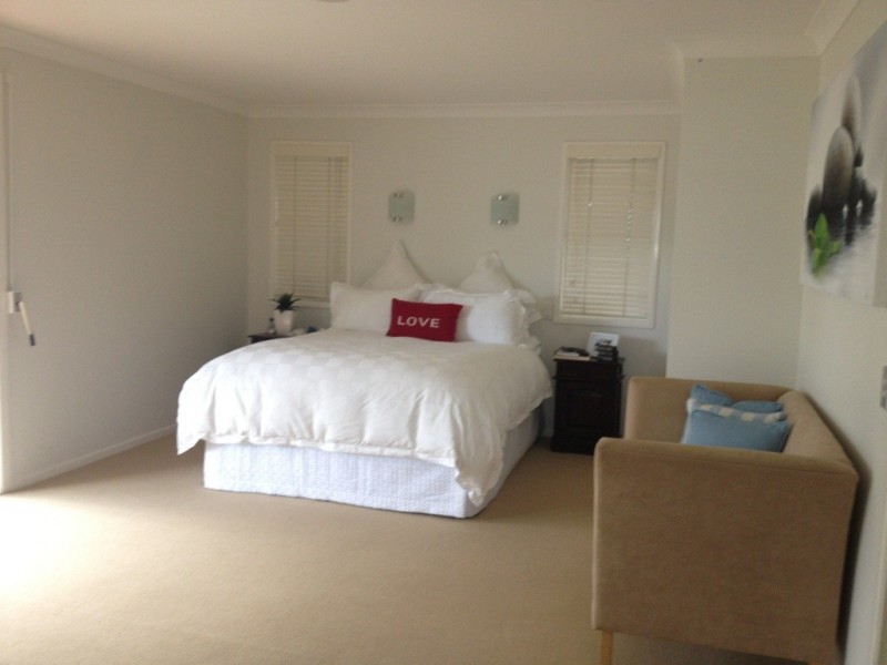 14 Tosti Street, Bundall QLD 4217