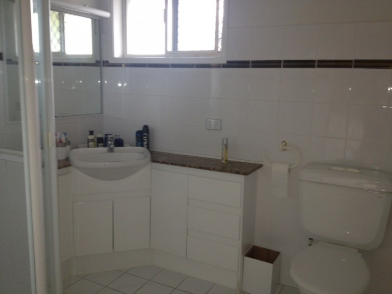 14 Tosti Street, Bundall QLD 4217