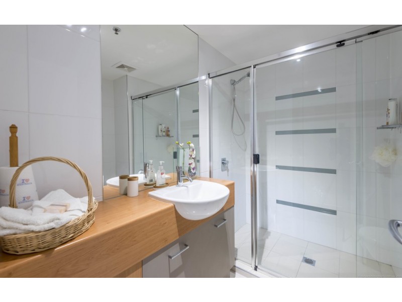 1001/300 ‘Aqua’ Marine Parade, Labrador QLD 4215