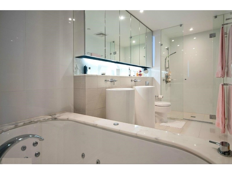 3704/1 ‘The Oracle’ Oracle Boulevard, Broadbeach QLD 4218