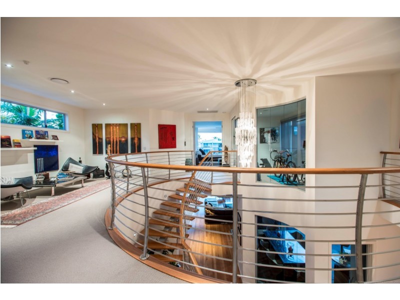 4 Seafarer Court, Paradise Waters QLD 4217