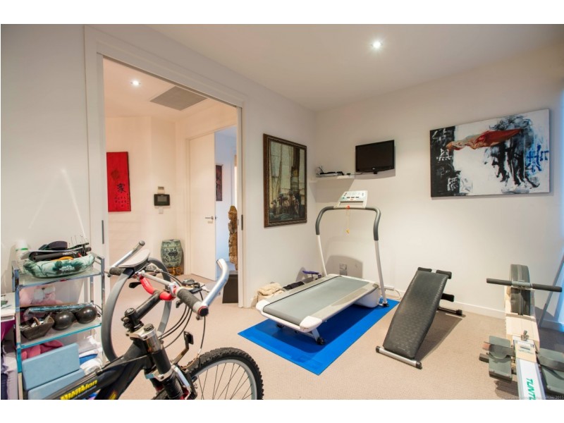 4 Seafarer Court, Paradise Waters QLD 4217