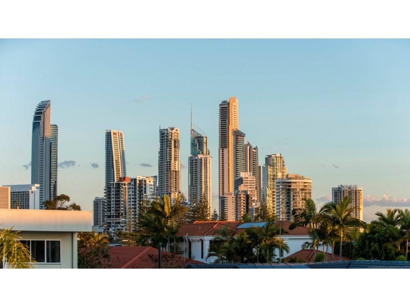 4 Seafarer Court, Paradise Waters QLD 4217