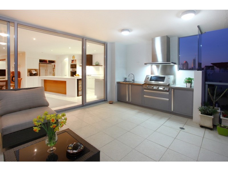 6/120 ‘Surf 120′ Surf Parade, Broadbeach QLD 4218