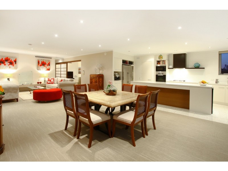 6/120 ‘Surf 120′ Surf Parade, Broadbeach QLD 4218