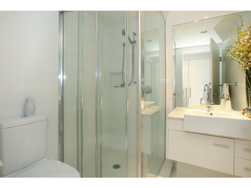 6/120 ‘Surf 120′ Surf Parade, Broadbeach QLD 4218