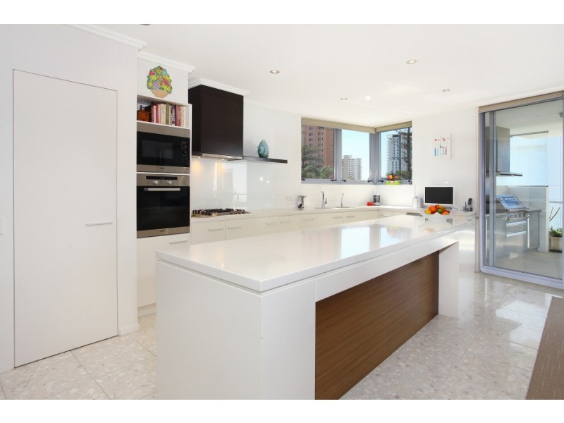 6/120 ‘Surf 120′ Surf Parade, Broadbeach QLD 4218