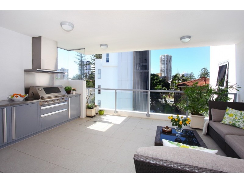 6/120 ‘Surf 120′ Surf Parade, Broadbeach QLD 4218