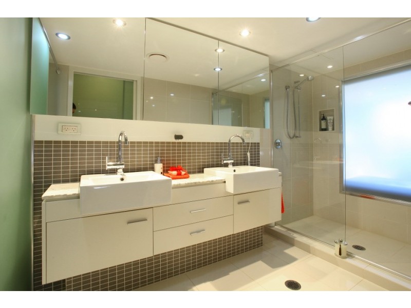 6/120 ‘Surf 120′ Surf Parade, Broadbeach QLD 4218