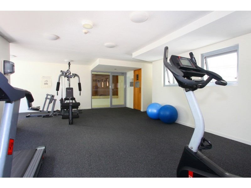 6/120 ‘Surf 120′ Surf Parade, Broadbeach QLD 4218