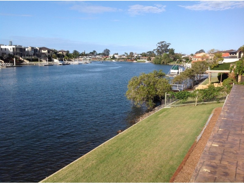 23 Namatjira Court, Broadbeach Waters QLD 4218