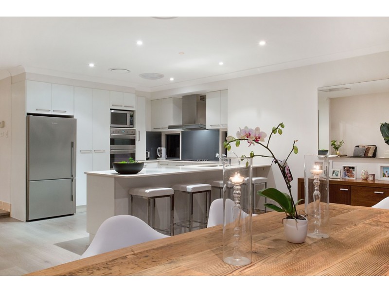 12 Yacht Street, Southport QLD 4215