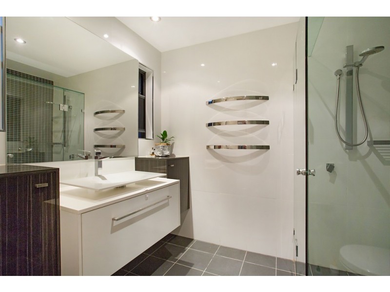 12 Yacht Street, Southport QLD 4215