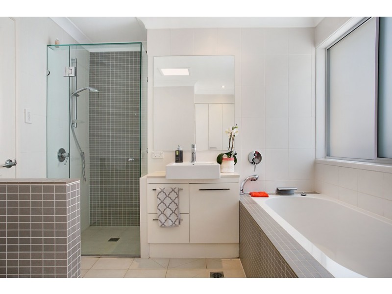 12 Yacht Street, Southport QLD 4215