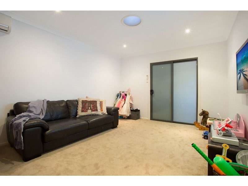 12 Yacht Street, Southport QLD 4215