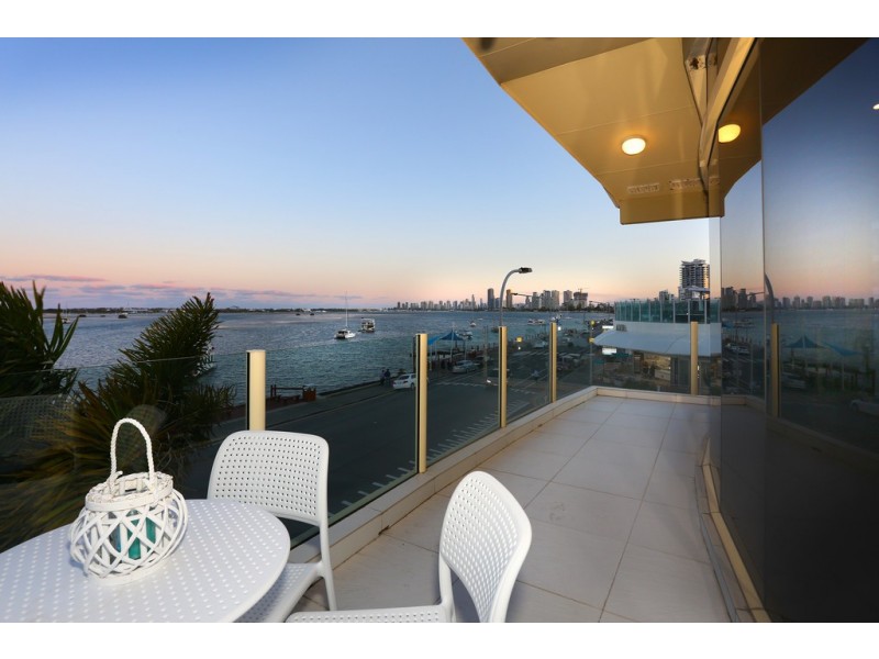 1/310 ‘Imperial Marine’ Marine Parade, Labrador QLD 4215