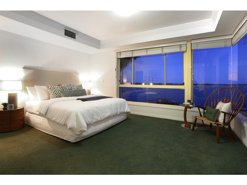 1/310 ‘Imperial Marine’ Marine Parade, Labrador QLD 4215