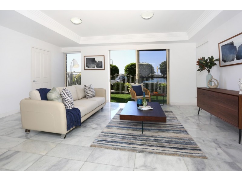 1/310 ‘Imperial Marine’ Marine Parade, Labrador QLD 4215