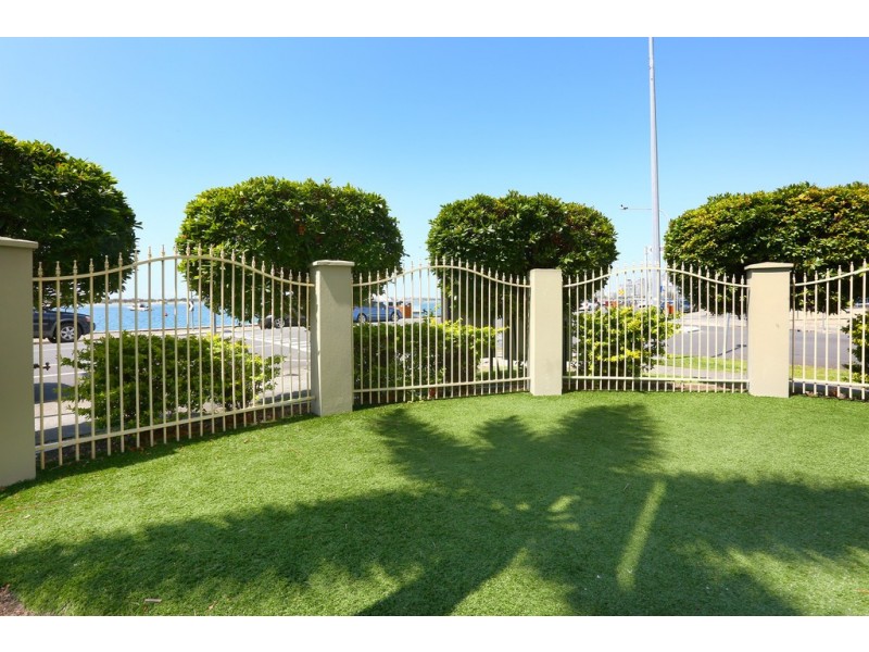 1/310 ‘Imperial Marine’ Marine Parade, Labrador QLD 4215