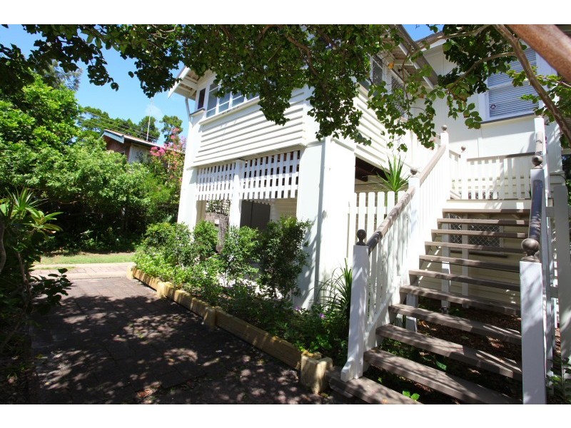 52 Bauer Street, Southport QLD 4215