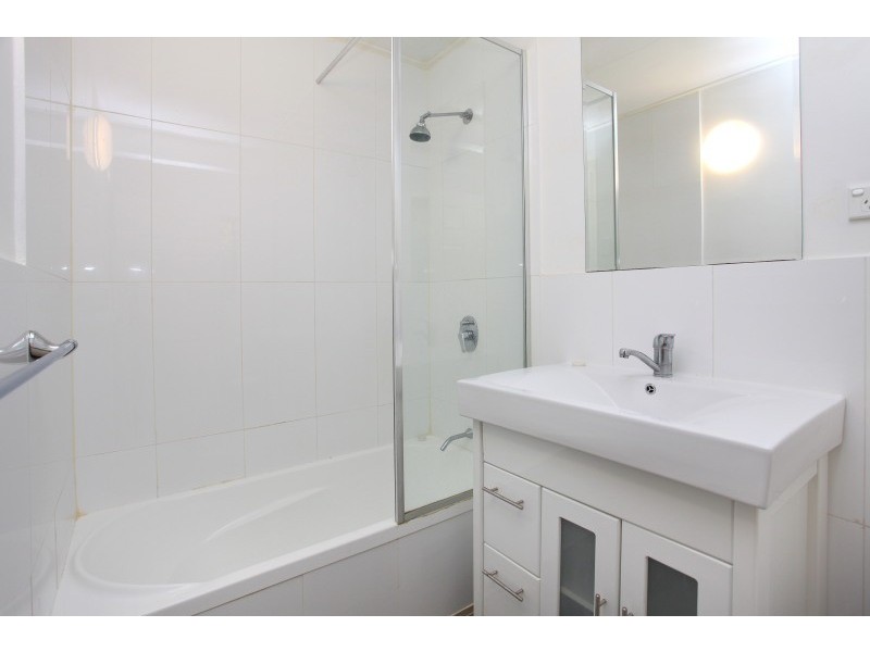 52 Bauer Street, Southport QLD 4215