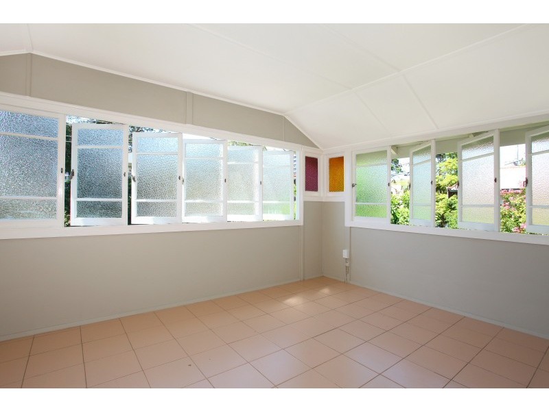 52 Bauer Street, Southport QLD 4215