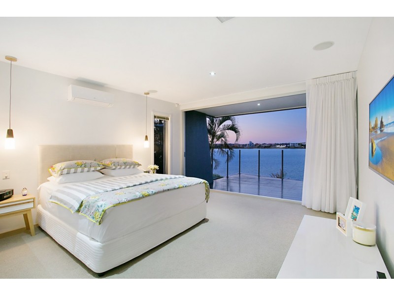 140 Sir Bruce Small Boulevard, Benowa Waters QLD 4217