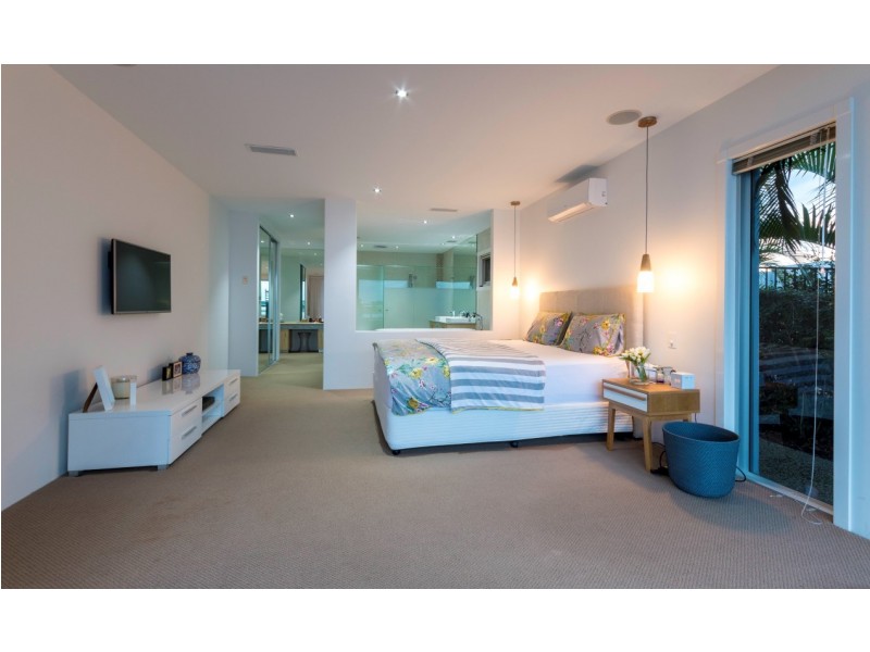 140 Sir Bruce Small Boulevard, Benowa Waters QLD 4217