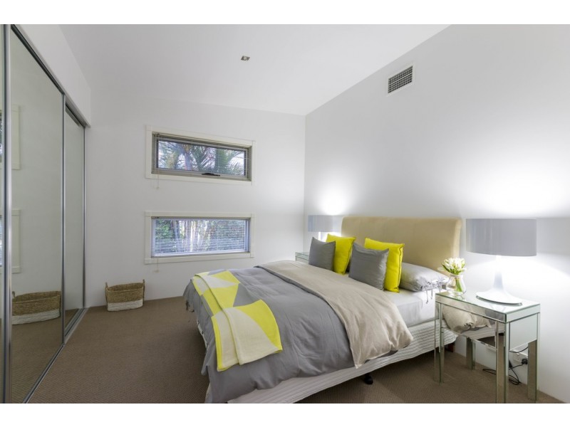 140 Sir Bruce Small Boulevard, Benowa Waters QLD 4217